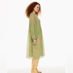 Aritzia day dreamer midi printed green pleated dress